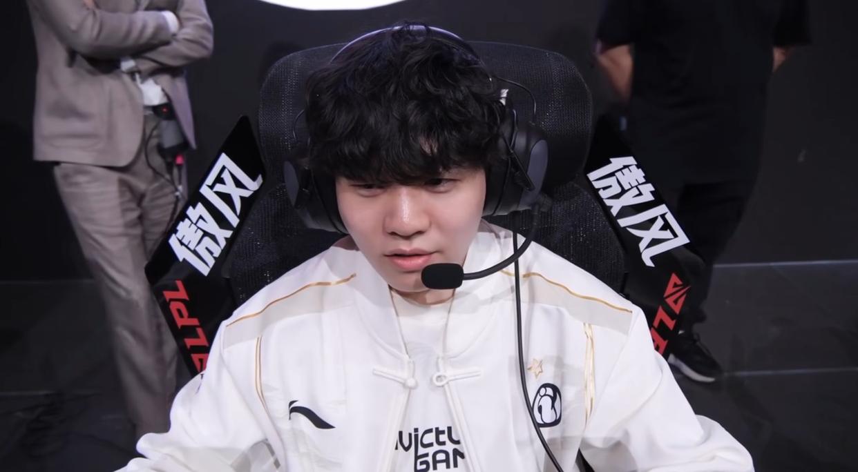 Rookie在雄鹿比赛中晋级下一阶段，出色发挥引发热议！